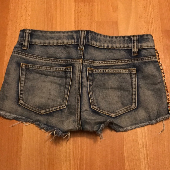 Jean shorts with beaded sides - Picture 4 of 4